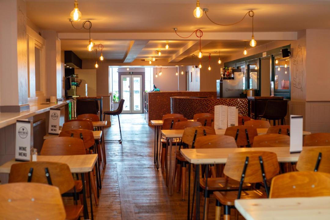 Hampton Hotel & Restaurant Llandrindod Wells Extérieur photo
